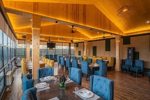Dining - River View Resort (Haridwar)