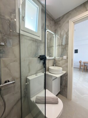 Apartamento conforto, sacada, vista para a cidade | Banheiro