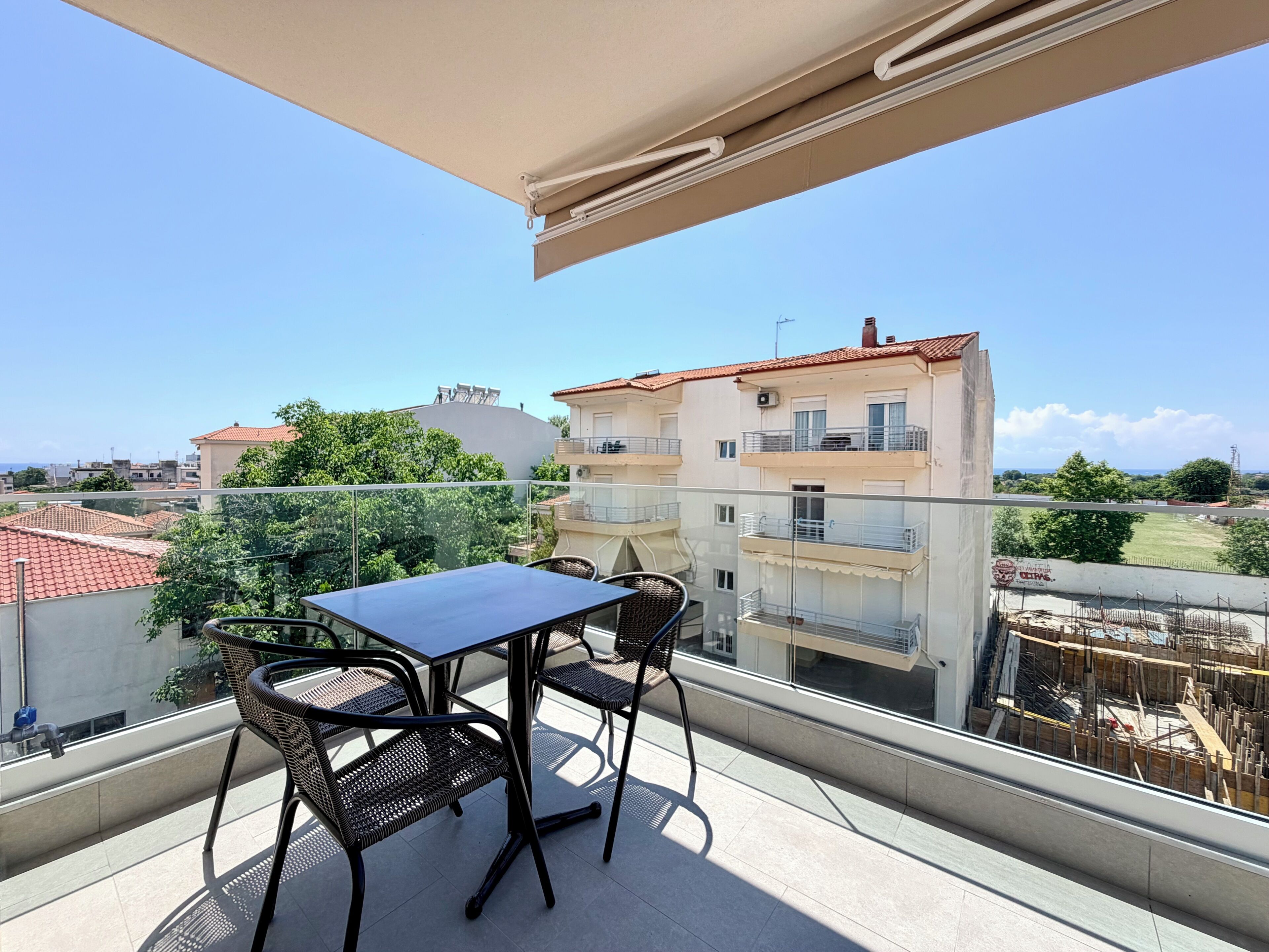 Comfort Apartment, Balcony, City View | Outdoor dining