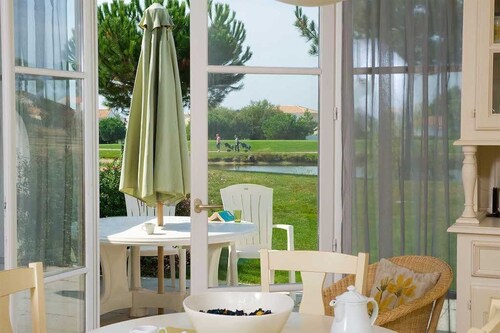 Maison cosy et abordable | Jardin + Piscine + Golf
