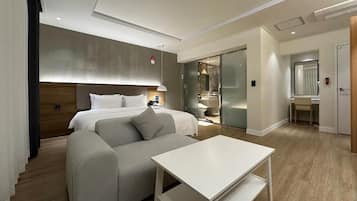 Business Double Room | In-room safe, blackout drapes, soundproofing, free WiFi