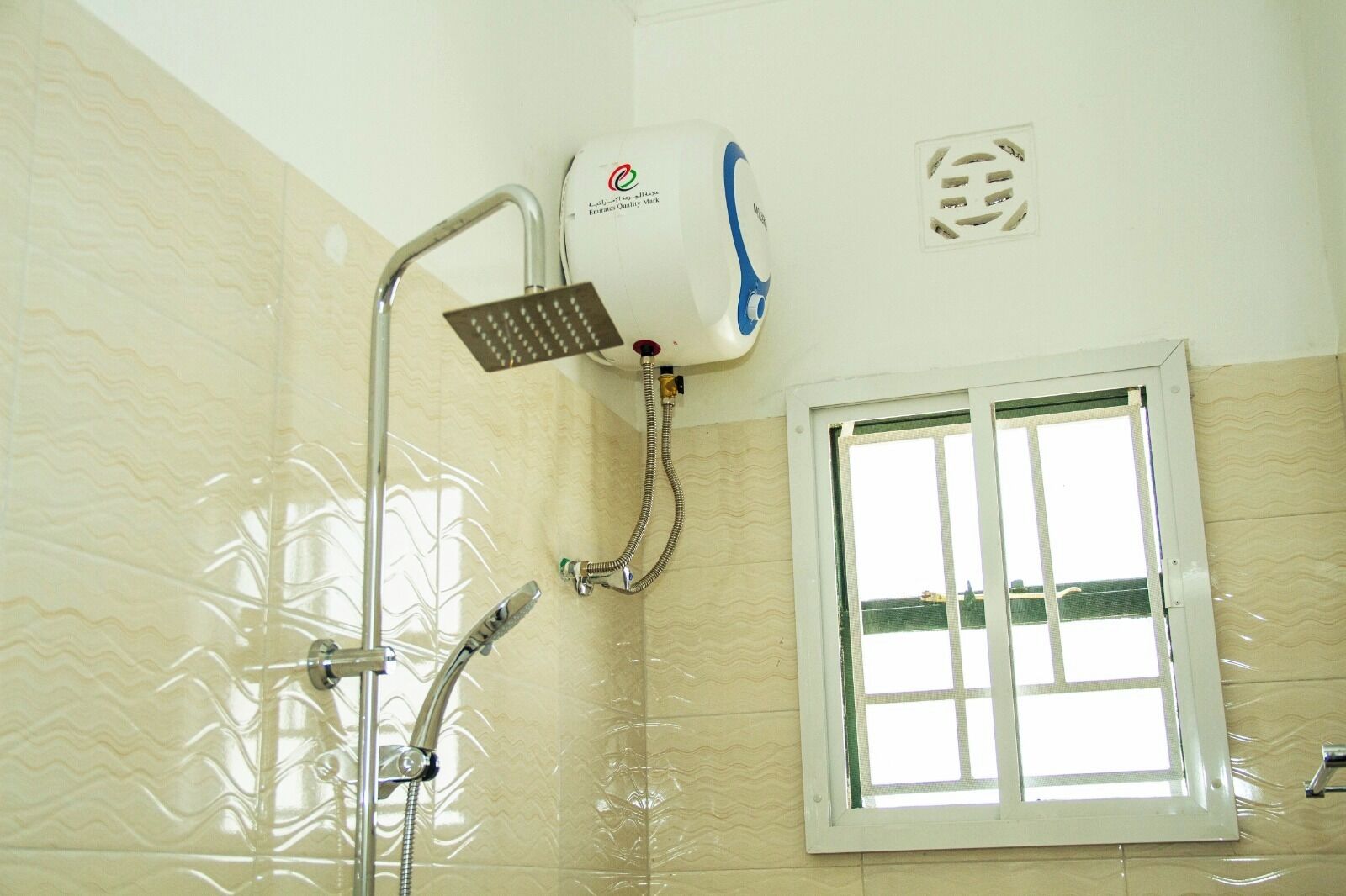 Premium Studio Suite, Balcony | Bathroom | Hair dryer, slippers, towels, soap