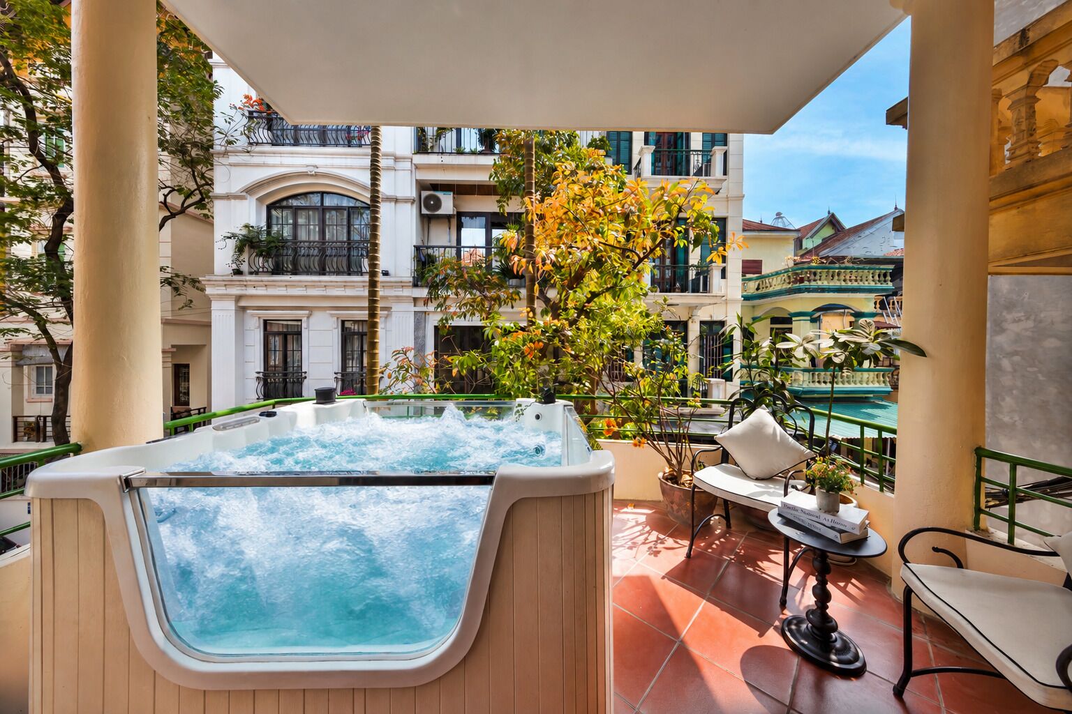 Bain à remous extérieur