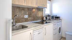 Private kitchen - Beachfront 1-Bedroom, Ocean Views, Bright Balcony (Marbella)