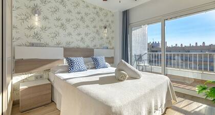 Beachfront 1-Bedroom, Ocean Views, Bright Balcony