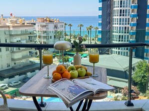 Outdoor dining - Qoople Excellence A39 Cozy 1-bedroom apartment in charming Alanya (Alanya)