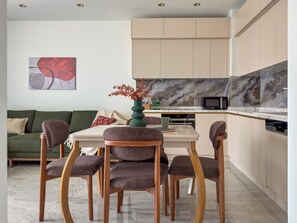 Dining - Qoople Excellence A39 Cozy 1-bedroom apartment in charming Alanya (Alanya)