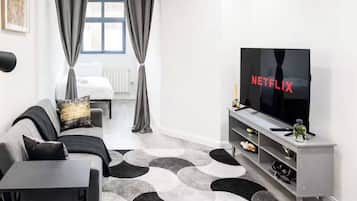 Apartment, 1 Bedroom | Living room