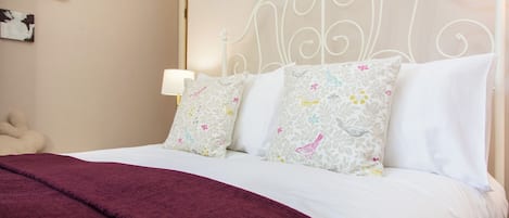 5 bedrooms, WiFi (free), individually decorated, individually furnished