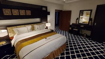 小型套房, 庭院 | 客房内保险箱、遮光窗帘、隔音、熨斗/熨衣板