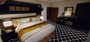 Studio Suite Deluxe, 1 giường đơn lớn, khu vực sân vườn | Két bảo mật tại phòng, màn/rèm cản sáng, phòng cách âm 