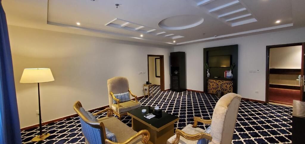 Deluxe Suite, Beachfront | Interior