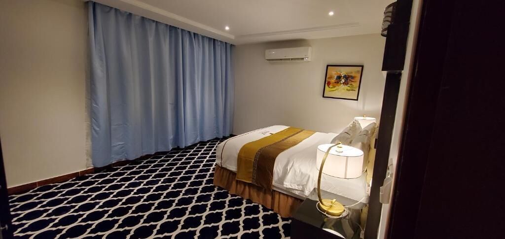 Phòng Suite Deluxe, sát bãi biển | Két bảo mật tại phòng, màn/rèm cản sáng, phòng cách âm 