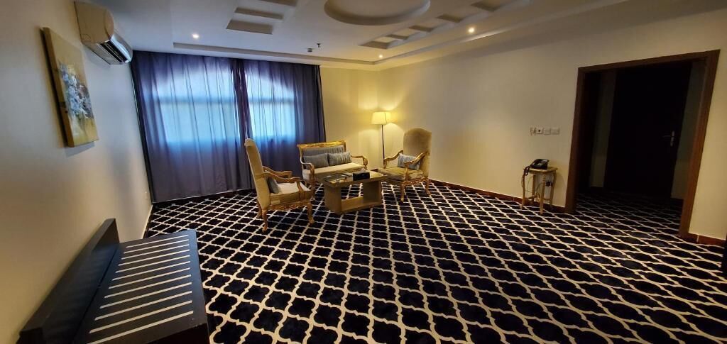 Deluxe Suite, Beachfront | Interior
