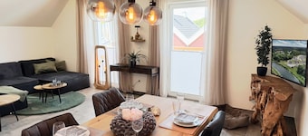 "Trautes Heim" vacation rental in the water town of Nordhorn, featuring a private sauna and hot tub, 2 bedrooms, and a lovely balcony. Pets Welcome – Vacation, Relaxation, and Comfort for Up to 4 People