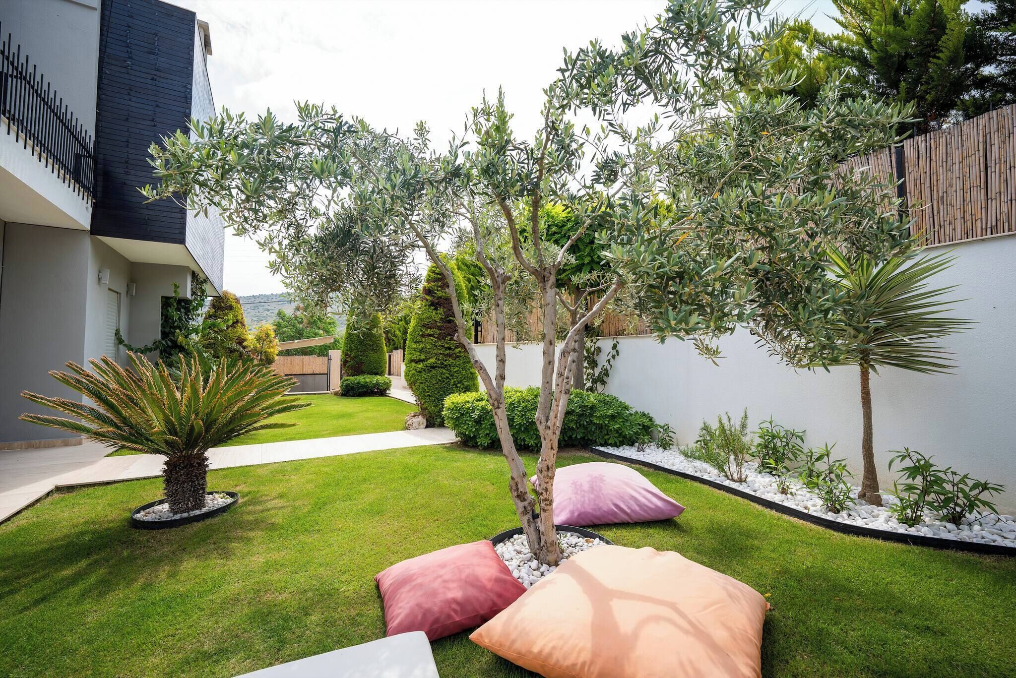 Villa, 5 Bedrooms, Smoking, Private Pool | Garden