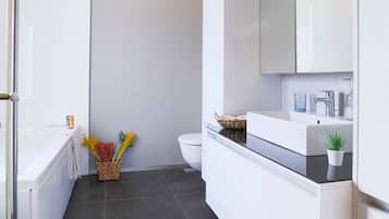 Villa, 5 Bedrooms, Smoking, Private Pool | Bathroom