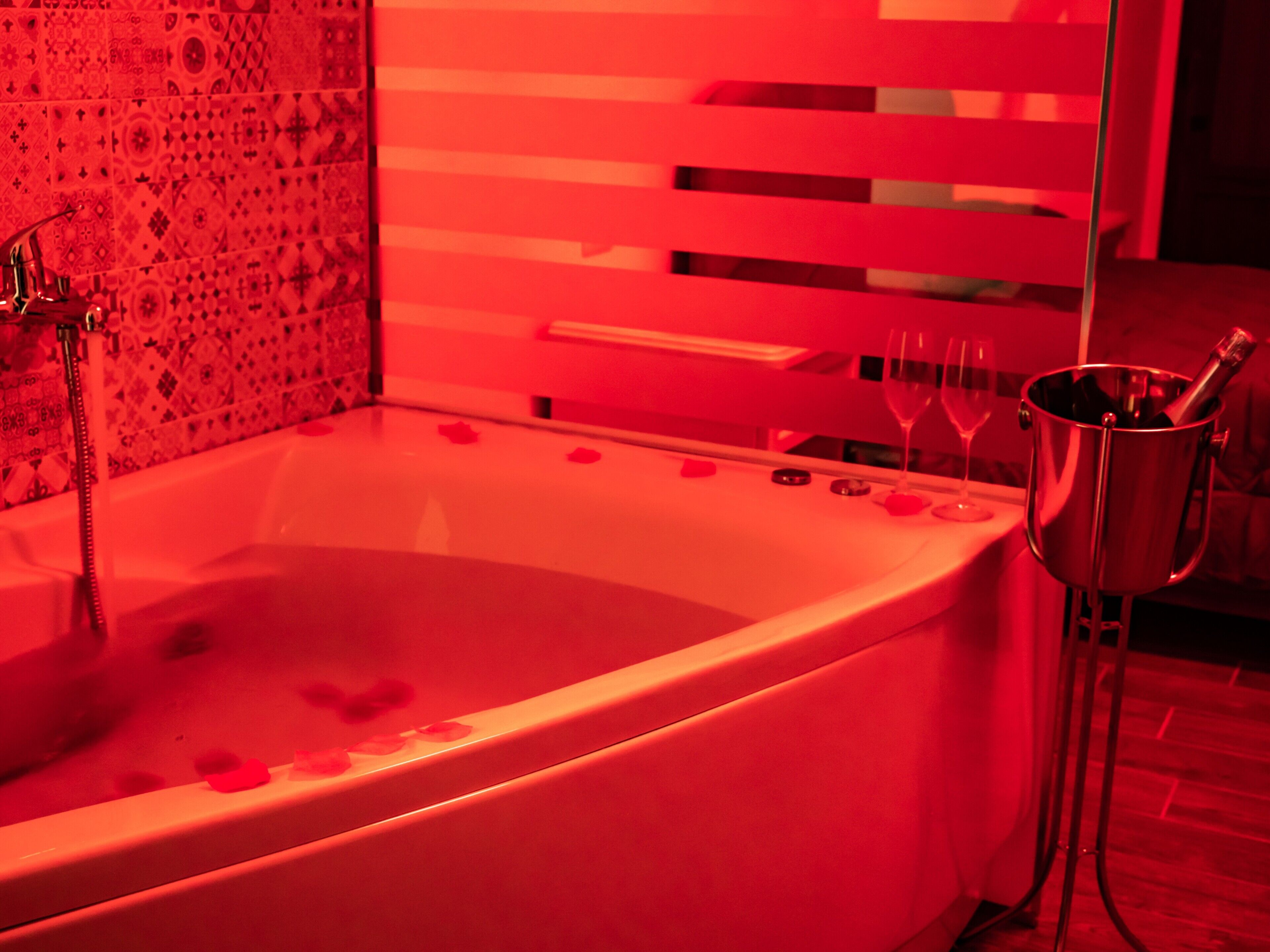 Superior Double Room, Balcony | Bathroom