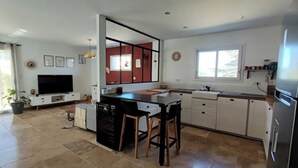 Unclassified image, 5 of 13, button - "Ranoa" House, in a peaceful village—perfect for a family! (Saint-Jean-de-Ceyrargues)