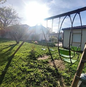 Children’s area - "Ranoa" House, in a peaceful village—perfect for a family! (Saint-Jean-de-Ceyrargues)