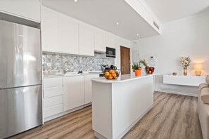 Stayhost - RDR563 - PH with Private Rooftop &  Sea Views (Benahavís)