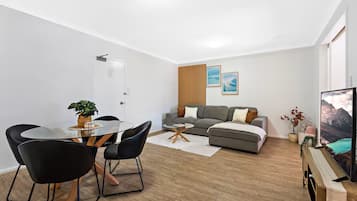 2 bedrooms