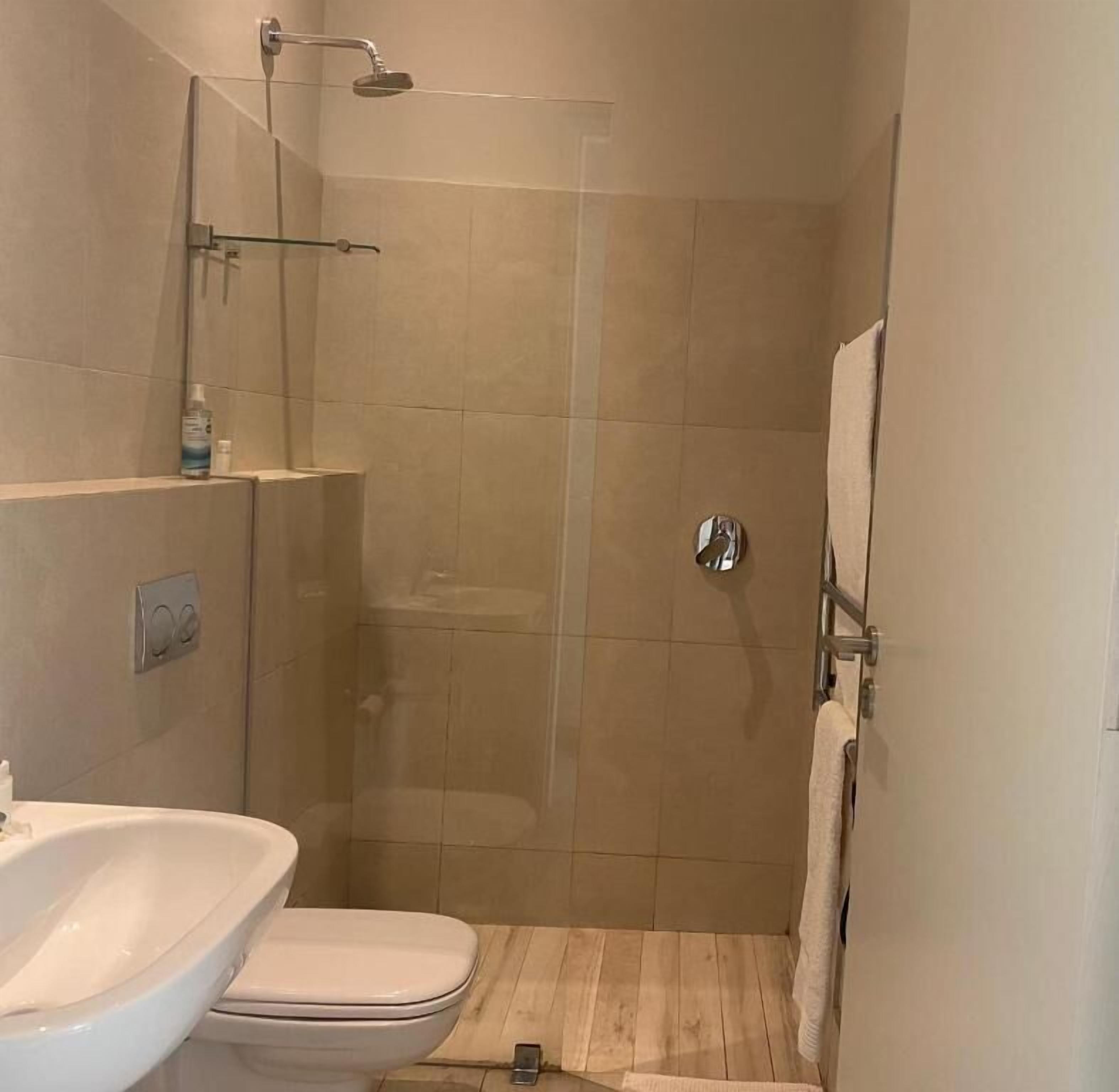 Classic Double Room | Bathroom