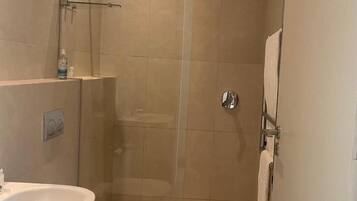Classic Double Room | Bathroom | Free toiletries, hair dryer, towels, soap
