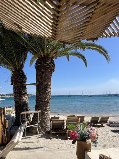 VILLA CLUB (2–4 PEOPLE), SANARY-SUR-MER, COMMUNAL POOL, 350 m FROM THE BEACH, NO PETS ALLOWED