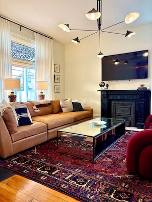 Living area - Middle Manor · 4BR, Sleeps 8 · Parking for 8 Cars · 5 Miles to Pittsburgh (Pittsburgh)
