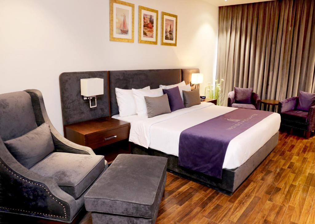Deluxe Double Room, City View | In-room safe, desk, laptop workspace, soundproofing