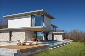 Pool - Villa bOX. (Brajkovići)