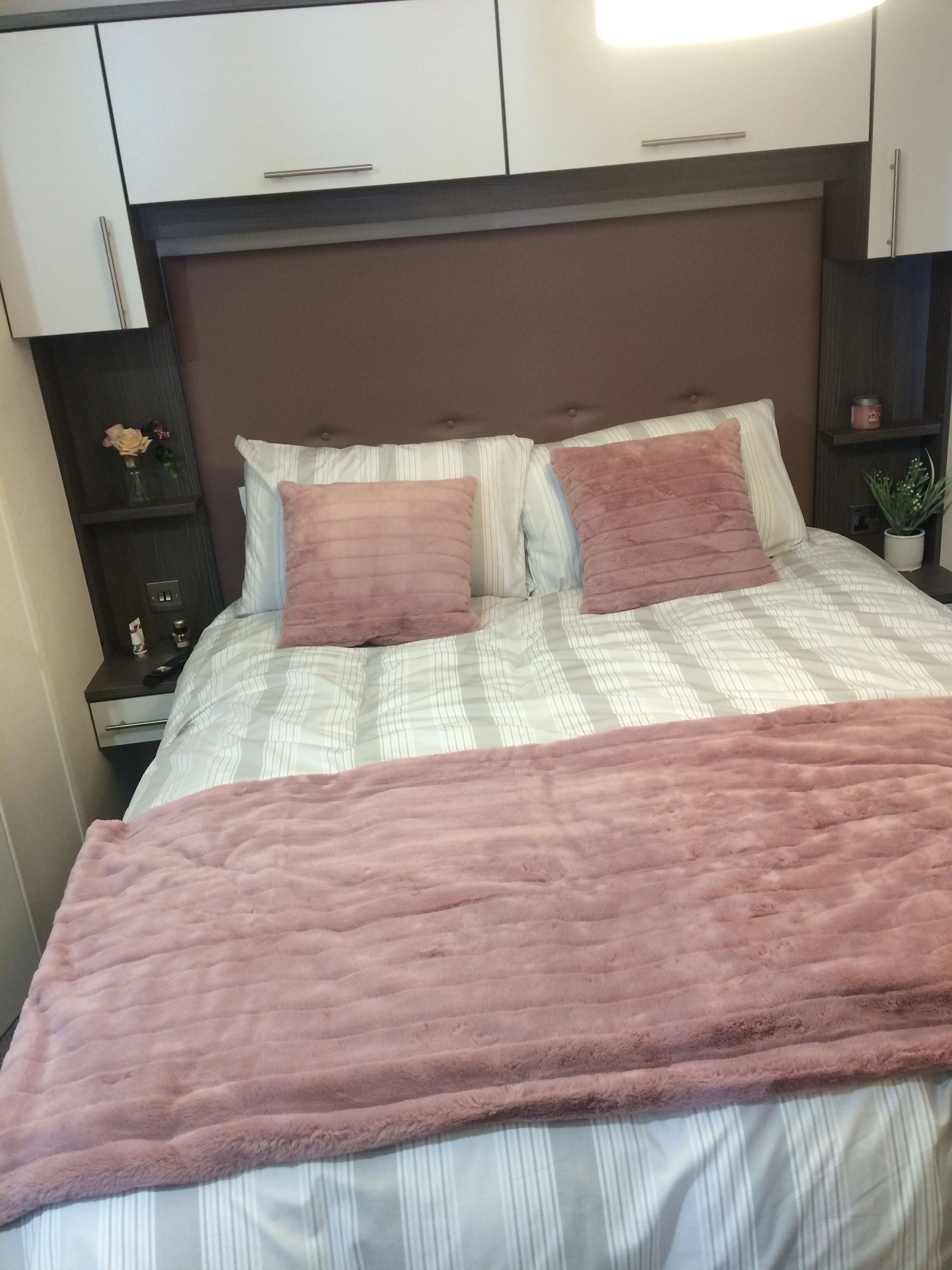 2 bedrooms, iron/ironing board, bed sheets