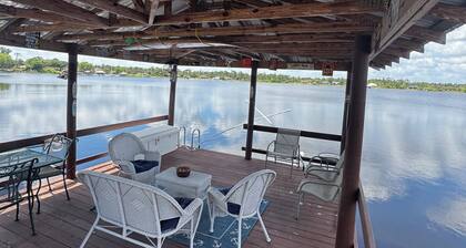 Cozy 2-bedroom cottage in charming Lake Placid with AC,and breathtaking sunsets