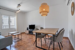 Dining - Apartment 'Sol y Playa' with Wi-Fi (La Herradura)