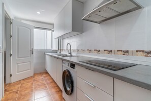Private kitchen - Apartment 'Sol y Playa' with Wi-Fi (La Herradura)