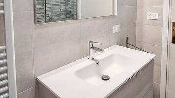 Condo, 2 Bedrooms | Bathroom