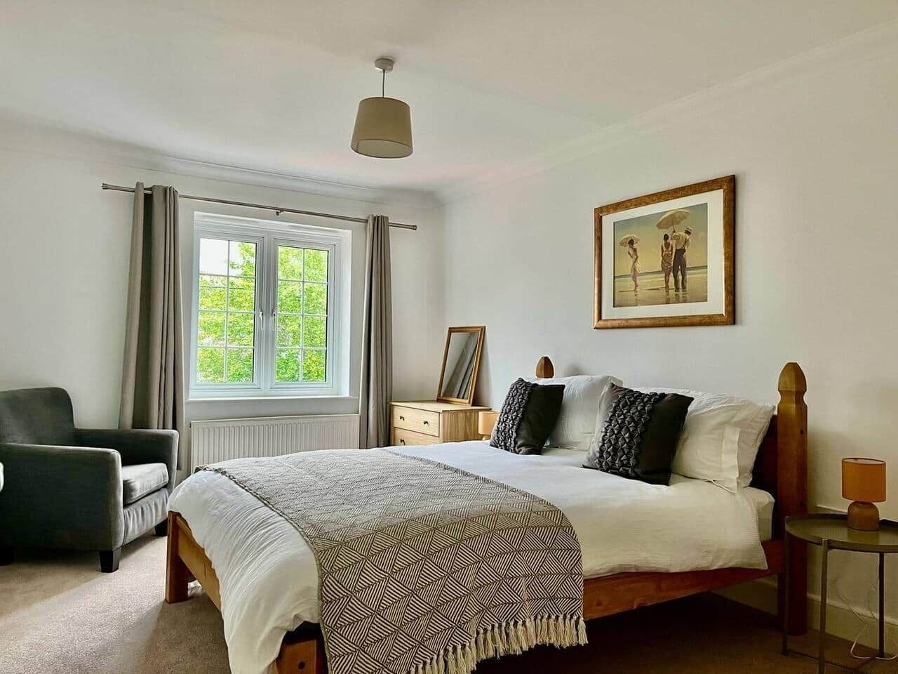 Desk, iron/ironing board, free WiFi, bed sheets