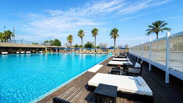 Seasonal outdoor pool