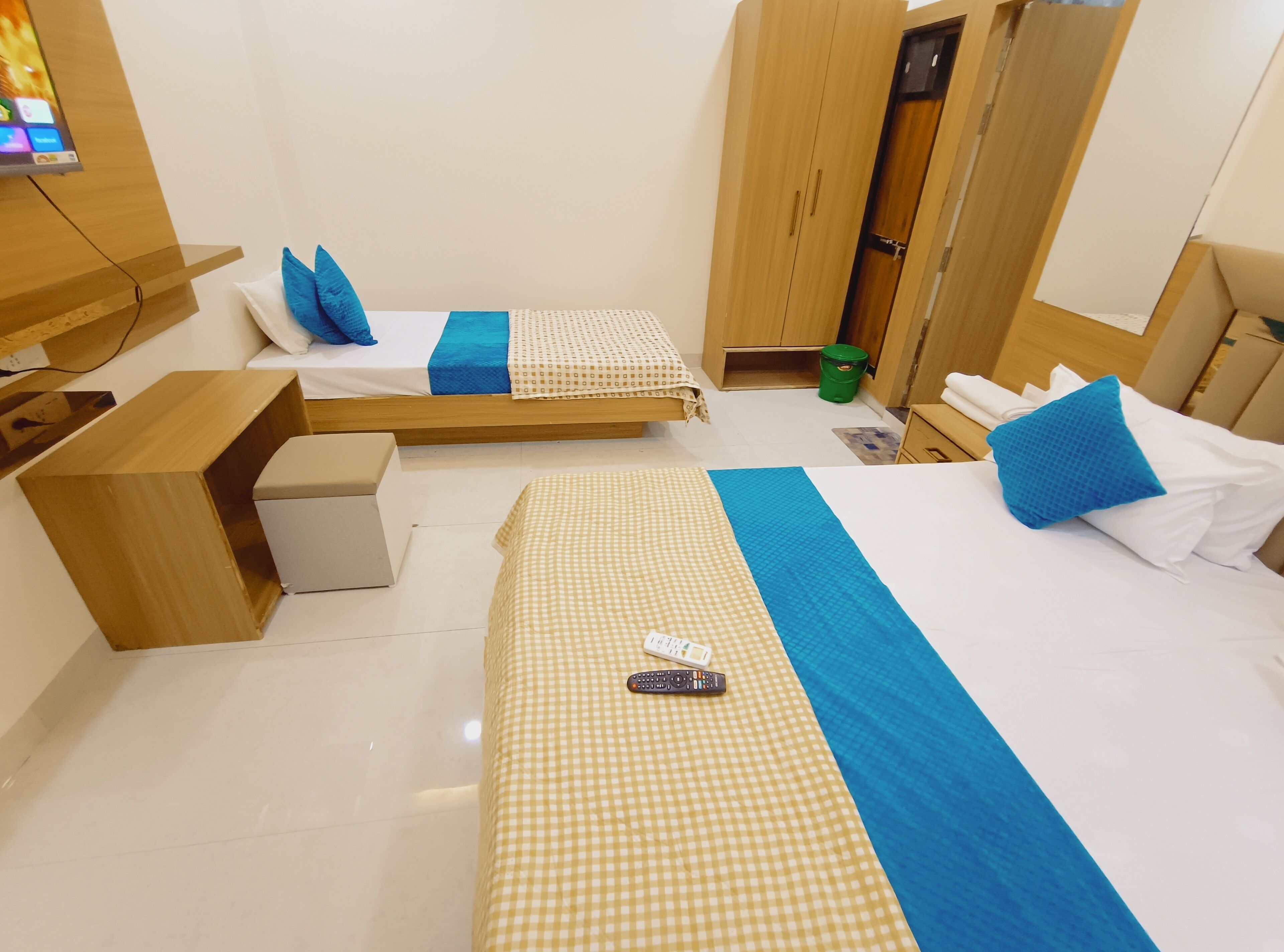 Double Room | Desk, laptop workspace, free WiFi