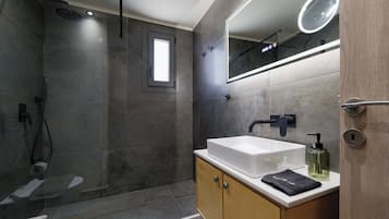 Familienvilla, Terrasse, Bergblick | Badezimmer