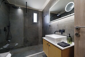 Familienvilla, Terrasse, Bergblick | Badezimmer