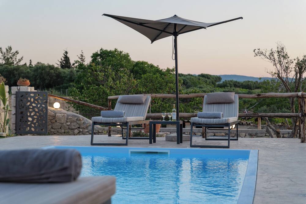 Stavlos Villa