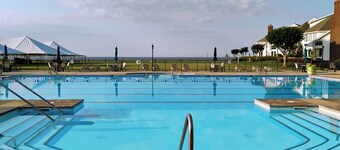 NOW 20 PERCENT OFF FOR YOUR FALL GETAWAY AT ALBEMARLE PLANTATION