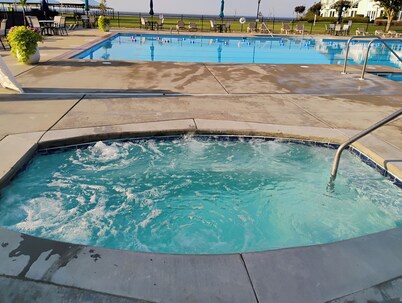 COME STAY AND PLAY IN COASTAL NORTH CAROLINA AT ALBEMARLE PLANTATION 