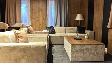 Comfort-Suite, Balkon | Lounge