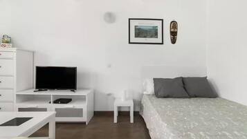 1 bedroom, iron/ironing board, free WiFi
