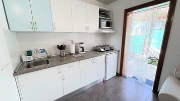 Microwave, stovetop, electric kettle