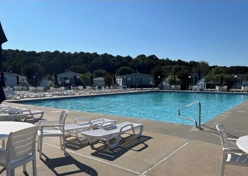 Assateague Pointe- single home on a quite pond. 2 pools/pier/game room.