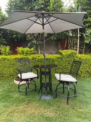 Outdoor dining - Karen Brooks View Palace- 2 Bedroom (Nairobi)